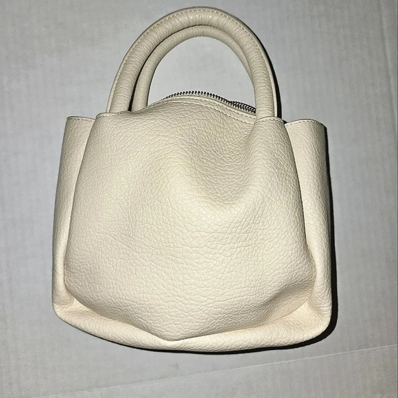 Crossi NY Vegan Leather Mini pebble crossbody/handbag - Picture 5 of 9